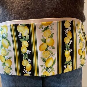 Lemon Print Apron with Yellow Bow